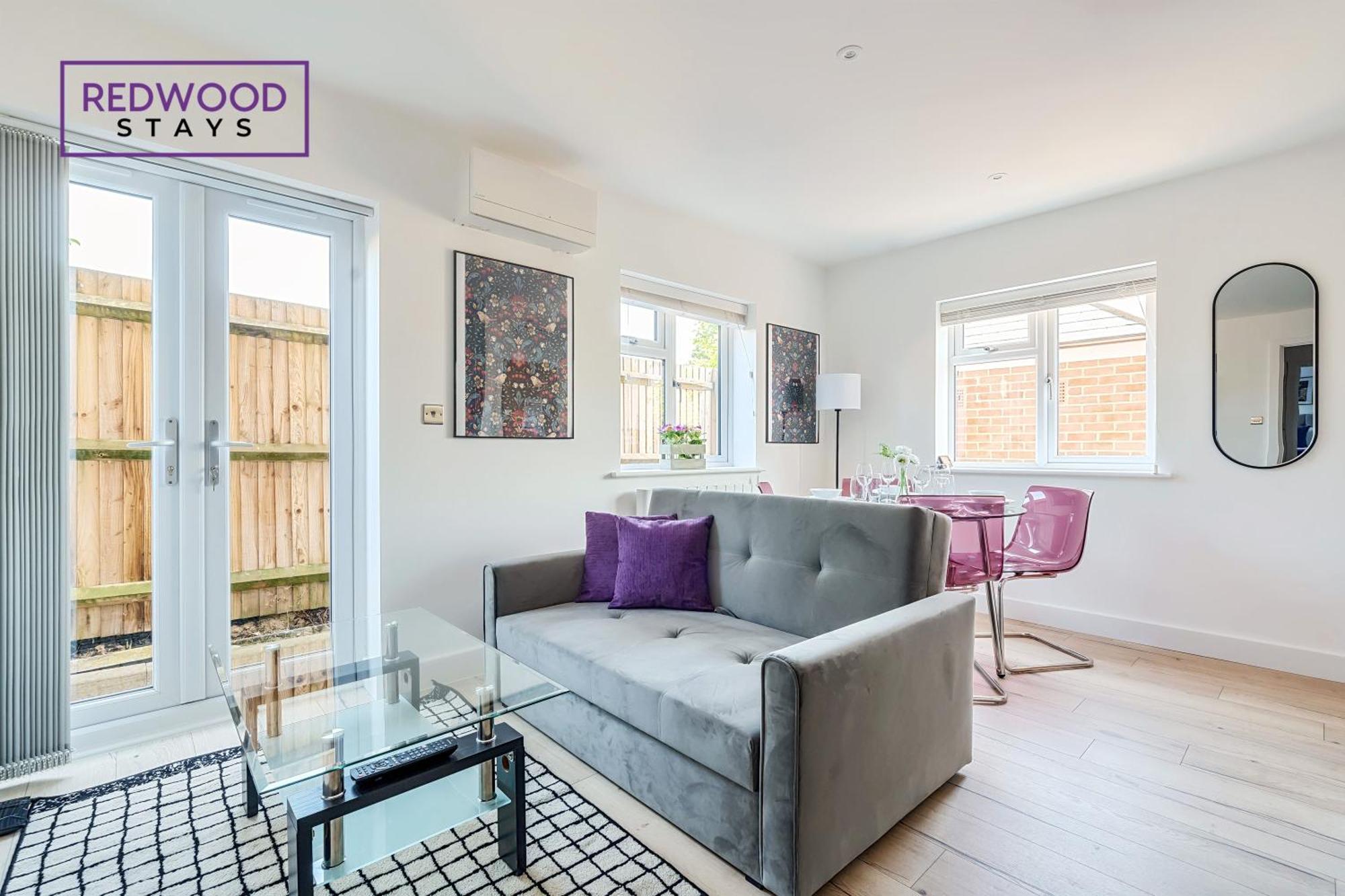Modern Serviced Apartments For Contractors & Families With Free Parking, Wifi & Netflix By Redwood Stays Basingstoke Ngoại thất bức ảnh