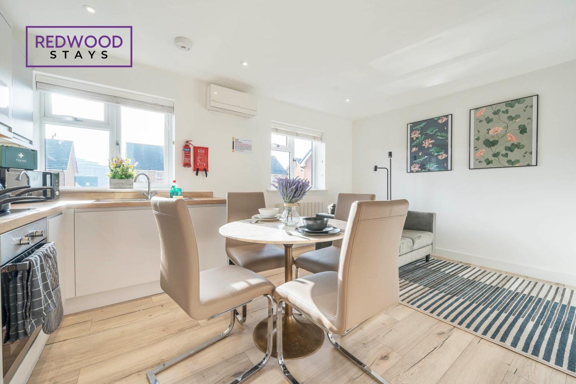 Modern Serviced Apartments For Contractors & Families With Free Parking, Wifi & Netflix By Redwood Stays Basingstoke Ngoại thất bức ảnh