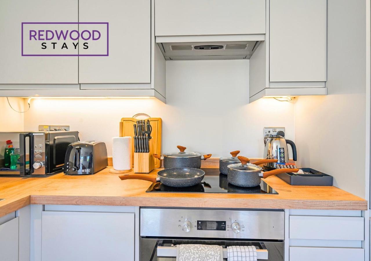 Modern Serviced Apartments For Contractors & Families With Free Parking, Wifi & Netflix By Redwood Stays Basingstoke Ngoại thất bức ảnh