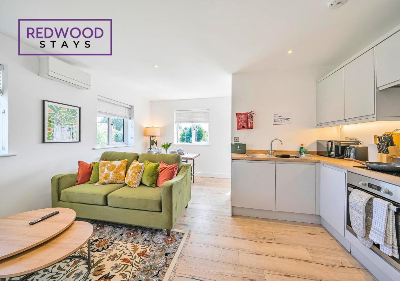 Modern Serviced Apartments For Contractors & Families With Free Parking, Wifi & Netflix By Redwood Stays Basingstoke Ngoại thất bức ảnh